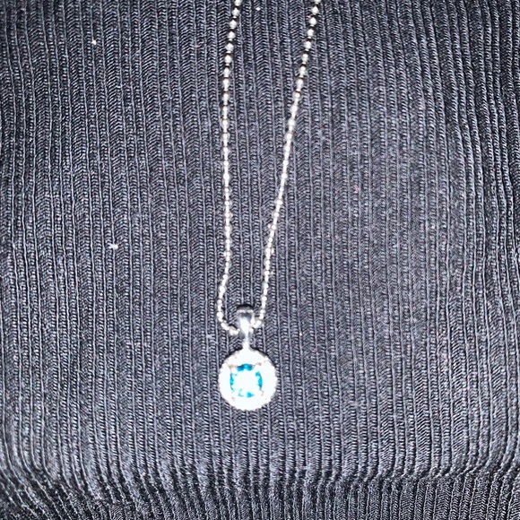 Beautiful blue diamond necklace, natural stone - Picture 6 of 9